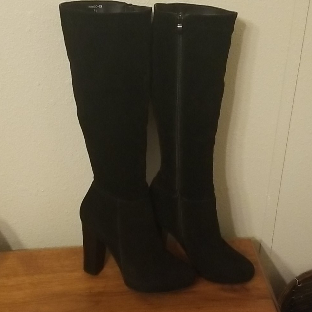 Boots - Picture 2 of 3